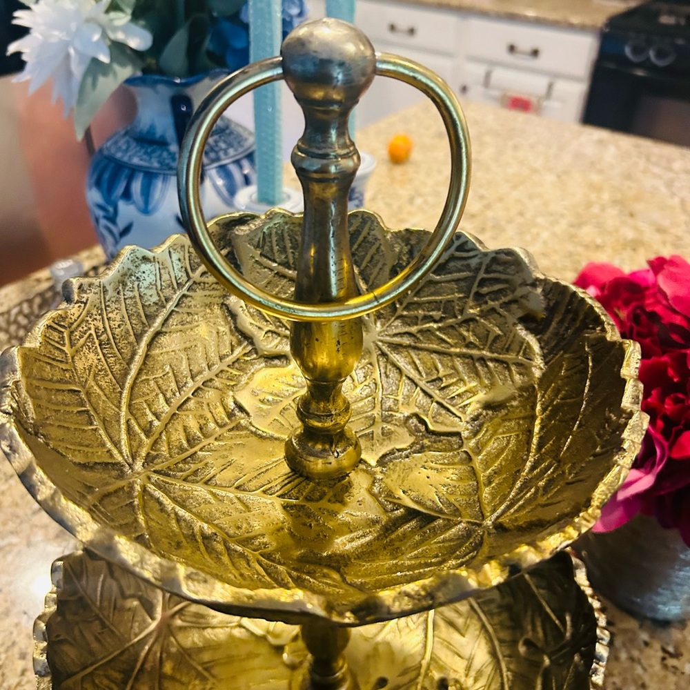 Antique chip and dip two tier stand - Picture 4 of 4